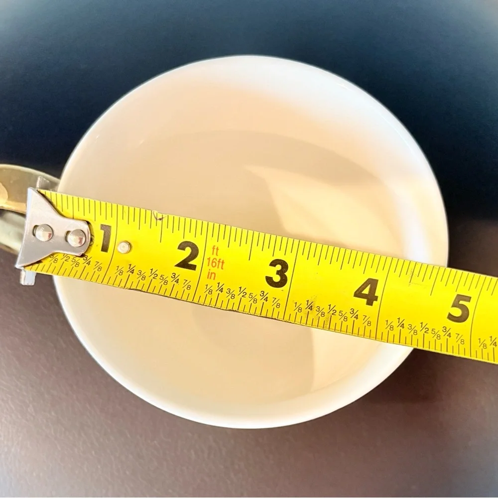 Grateful Gatherings Porcelain Large Cup Cream & Gold Trim Great Condition 14 oz. - Picture 9 of 9